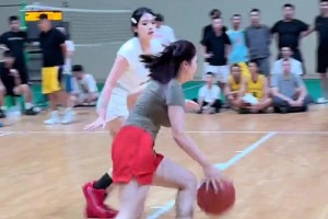 本來以為粉衣服的三分夠準(zhǔn)了，沒想到紅褲子的突破更犀利??