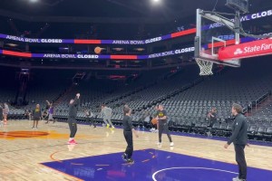 手感柔和！~東契奇投籃訓(xùn)練中 今晚將迎來季前賽首秀？