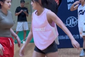 有一說一，灰衣服姑娘的三分球真的有點實力的??????