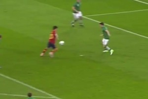 優(yōu)雅！大衛(wèi)席爾瓦連續(xù)扣球讓防守球員罰站！