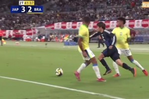 伊東純也面對(duì)巴西雙人防守，過(guò)人突破真自信啊