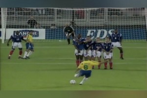 誰更厲害？小儒尼尼奧&卡洛斯&小羅無解任意球破門PK！