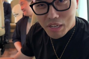 馬哥！馬布里幫助說車的小宇拿到卡特親簽：這聲馬哥不能白叫~