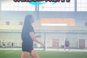 女足踢球也可以這么暴力！楊麗娜：暴力抽射，So easy