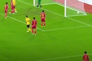 “雄起聲”震天，熱血足球燃爆賽場！超2萬人見證成都VS廣安!