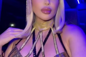 ??皮蓬前妻這身裝扮什么水平？阿姨真是越活越年輕?。? >
                                        </div>
                                    </div>
                                                                        <div   id=