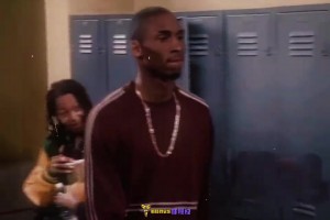 視頻拍攝于1995年，17歲的科比略顯青澀！