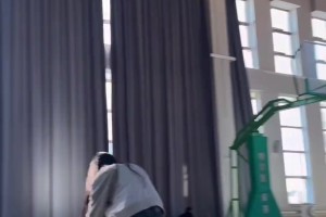 火箭這套首發(fā)身高歷史第一！4個超過2米1的，2米03的阿門都只能算小矮人