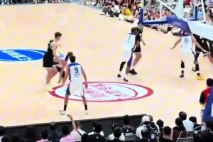 解說依力談周鵬肘擊對手：這是非常惡劣，違反體育道德精神的動作