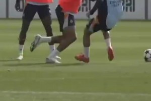 差點嚇死！姆巴佩：這黑又硬的訓(xùn)練也這么夸張啊，寶寶怕怕??