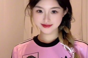 曼聯(lián)球迷的煩惱！紅魔女球迷都這么漂亮，喜歡哪位真的很難選