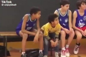 小時候的文班是這樣打球的，到如今已成長為聯(lián)盟最恐怖球員！