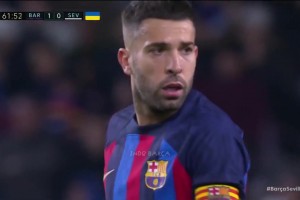 隊(duì)史最佳左后衛(wèi)？阿爾巴巴薩時(shí)期精彩集錦！他總出現(xiàn)在對的位置！