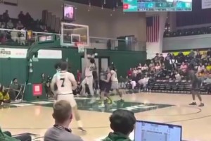 這對抗+腳步！王俊杰左手挑籃&連續(xù)滯空上籃??生涯新高23分