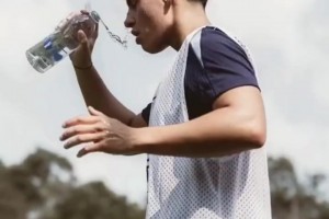 有點帥??！法國女足球員德阿爾梅達！男女通殺的肌肉！