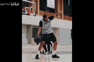 完美的開局！馬刺近期的隊(duì)內(nèi)訓(xùn)練！你覺得他們這賽季能走多遠(yuǎn)？