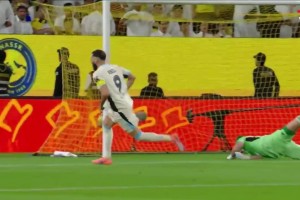 勝利0-1落后！吉達(dá)聯(lián)合快速反擊，本澤馬第15分鐘破門！