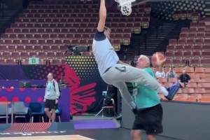 這個隔扣能換一個小小的投票嘛??？77隔扣老爹版??