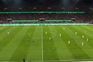 【集錦】德國杯-凱恩雙響迪亞斯傳射 拜仁4-1逆轉科隆開季14連勝