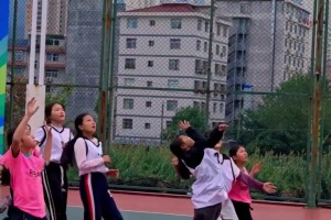 她是怎么做到全場(chǎng)個(gè)子最小但又這么厲害??????