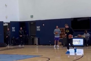 今天要復(fù)出！東契奇參加隊內(nèi)訓(xùn)練，狀態(tài)相當(dāng)輕松