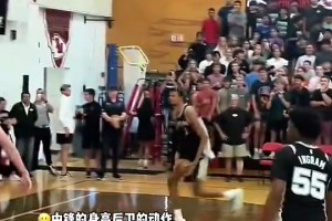 看文班胯下?lián)Q手暴扣，感覺都不用怎么跳就完成了??