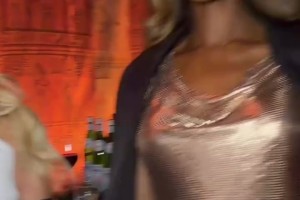 阿姨又和閨蜜們自拍！這樣一對比，還是皮蓬前妻顏值最高??