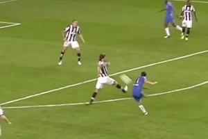 百看不厭！奧斯卡當(dāng)年面對皮爾洛轉(zhuǎn)身直轟死角！太瀟灑了！