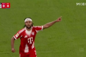 拜仁1-0領(lǐng)先藥廠！比朔夫直塞，格納布里超車寬薩后單刀破門