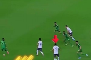 亞洲頂級天賦！此前世預賽胡桑諾夫一上身體，對方就倒了??