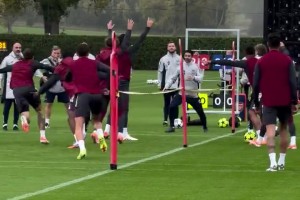 氛圍真好！阿森納就像一個(gè)大家庭