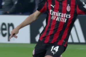 連摔倒都猜到了？米蘭：起初，人們以為這只是一腳普普通通的傳球