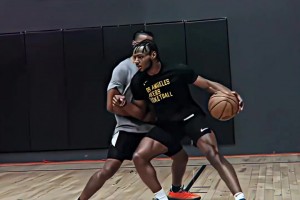 ?帶你感受下布朗尼的單挑局? 大家覺得他能繼承“皇位”嘛？