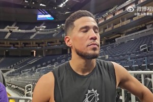 布克：我和庫里沒聊過，但他不會離開勇士，我也不會離開太陽