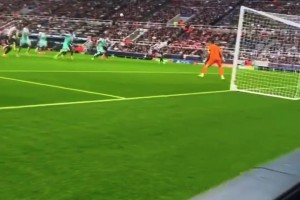 外頭背弧線球！紐卡后衛(wèi)丹伯恩頭球頂?shù)每商柿? >
                                        </div>
                                    </div>
                                                                        <div   id=