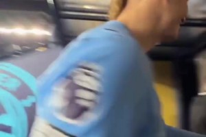 勢頭正盛！賽后直拍：曼城球員笑嘻嘻一起回更衣室！