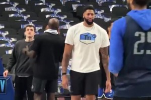 巴特勒更新社媒曬：你覺得庫里會(huì)喜歡我的新發(fā)型嗎？ ...