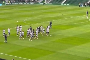 在哪里都是主場！埃爾切球迷高喊梅西的名字