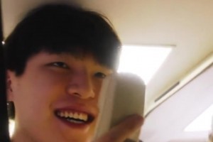 新秀的義務(wù)！楊瀚森與樂福給助教唱生日歌，小楊還唱了中文版??