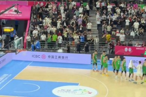 廣東贏下遼粵大戰(zhàn) ！杜峰的路越走越寬了！跨欄小跑飛赴領(lǐng)導(dǎo)致意