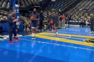 這一幕誰(shuí)的青春！36歲的哈登給40歲的保羅傳了個(gè)空接暴扣！