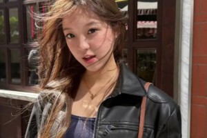 年輕漂亮！疑似拜合拉木女友，看比賽&評(píng)論區(qū)互動(dòng)