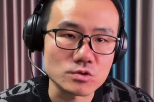 徐靜雨：楊瀚森如今體能和肌肉都有提升，在場上愈發(fā)自信！