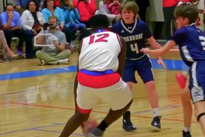 攝像頭就在那！C羅問(wèn)迭戈-洛佩斯：你植了3600根頭發(fā)是嗎？