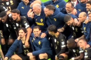 開心??！葡萄牙賽后合影慶祝晉級世界杯