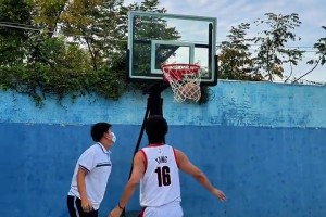 模仿帝模仿楊瀚森打球，這動作和速率，未免也太像了吧！