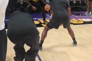 那KD呢？CC：16歲有了女兒覺得生涯將結(jié)束，父母成為我堅(jiān)強(qiáng)的后盾