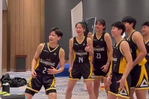 沒(méi)看懂，廣東女籃這是跳啥舞呢？??