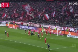 又是角球！弗賴堡角球機(jī)會曼贊比頭球破門，拜仁連丟兩球