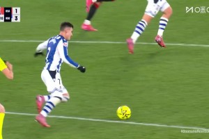 太驚人了！皇家社會前鋒巴雷內(nèi)切亞中圈無解吊射破門！